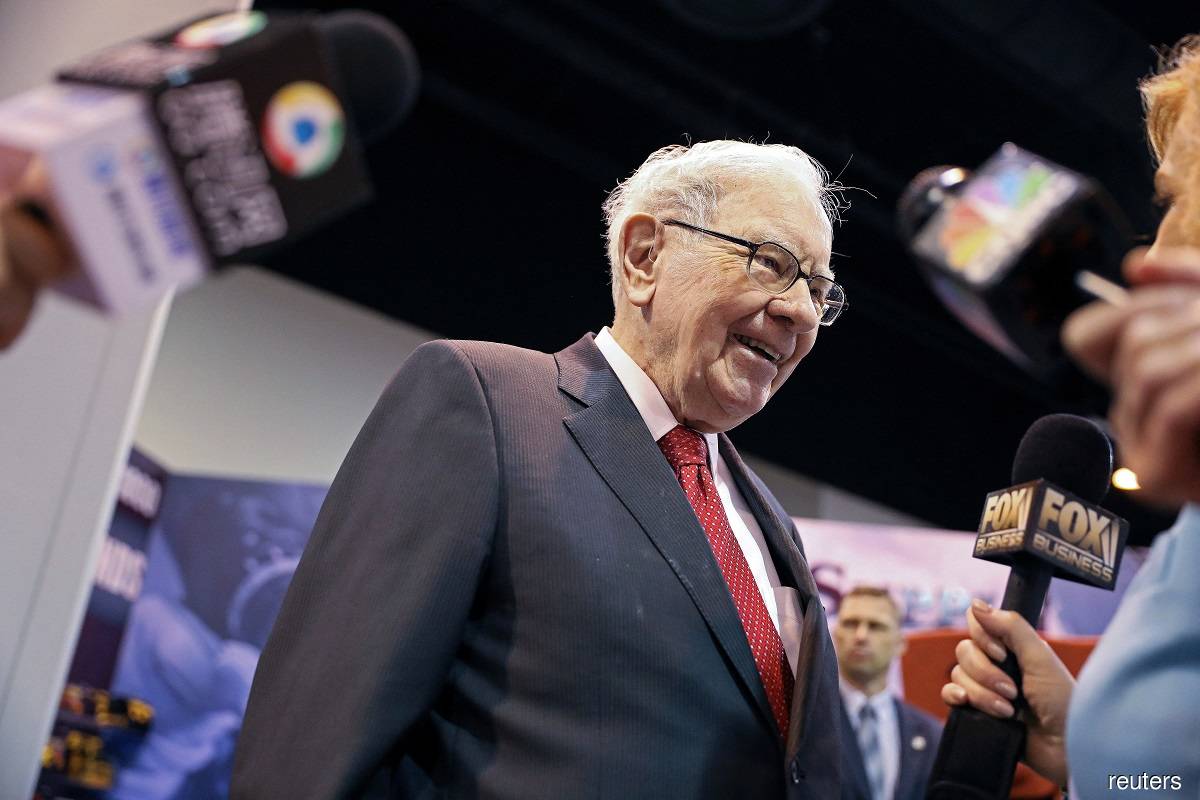 Warren Buffett, 93, donates more Berkshire stock, assures 'I feel good'